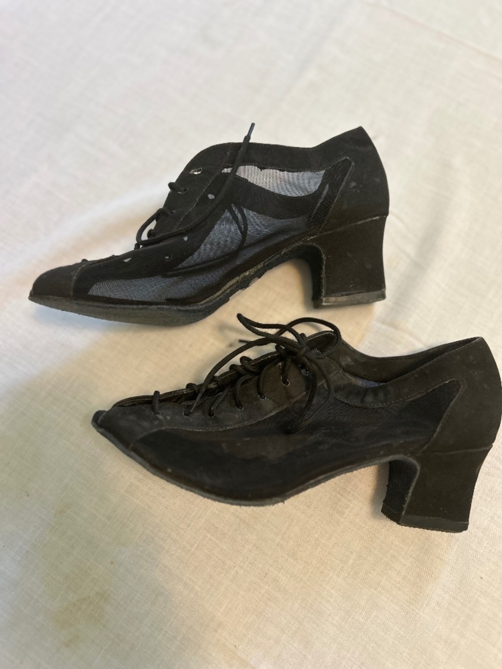 Dance shoes. Size 8.5 Black Practice shoes. Wear on side/bottom